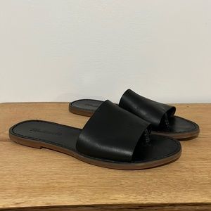 Madewell Boardwalk slides in black leather